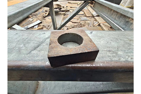 What are the targeted solutions for the burr defects produced during cold bending laser cutting?